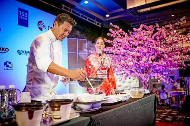 Chef Tammasak in service